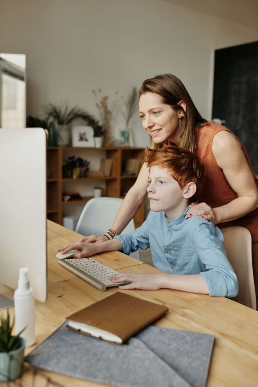 child at computer